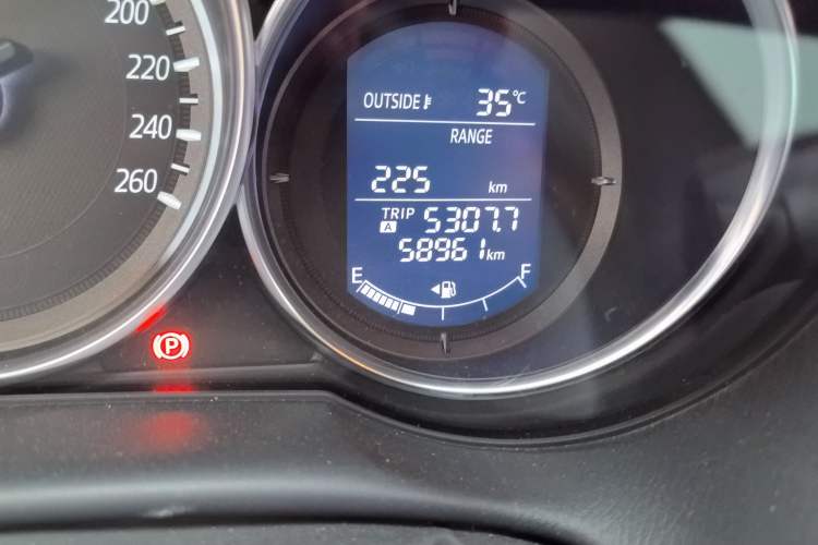 Used Mazda CX-5 2015 2.0L Automatic Two-Wheel Drive Urban Version Odometer Close Up