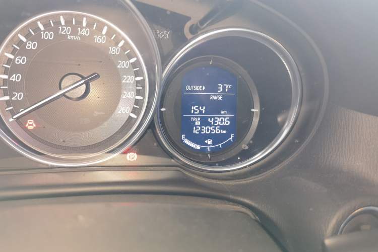 Used Mazda CX-5 2015 2.0L Automatic Two-Wheel Drive Urban Version Odometer Close Up