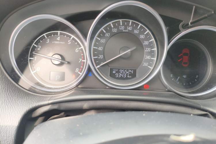 Used Mazda CX-5 2015 2.5L Automatic 4x4 Prestige Edition Odometer Close Up