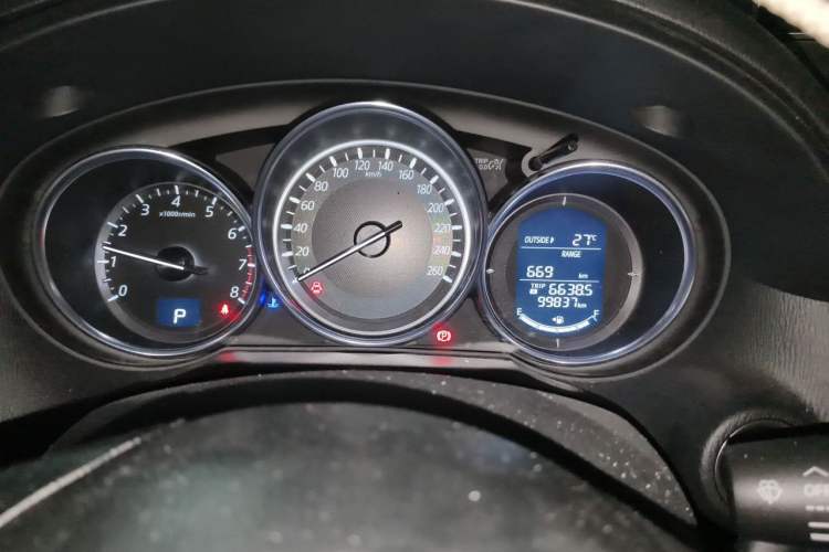 Used Mazda CX-5 2015 2.0L Automatic Two-Wheel Drive Urban Version Odometer Close Up