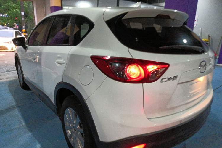 Used Mazda CX-5 2015 2.0L Automatic Two-Wheel Drive Urban Version Rear Left 45 Deg