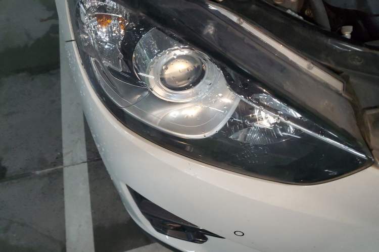 Used Mazda CX-5 2015 2.0L Automatic Two-Wheel Drive Urban Version Right Front Headlight