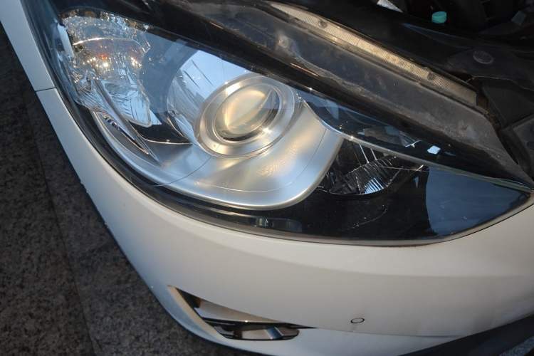 Used Mazda CX-5 2015 2.0L Automatic Two-Wheel Drive Urban Version Right Front Headlight