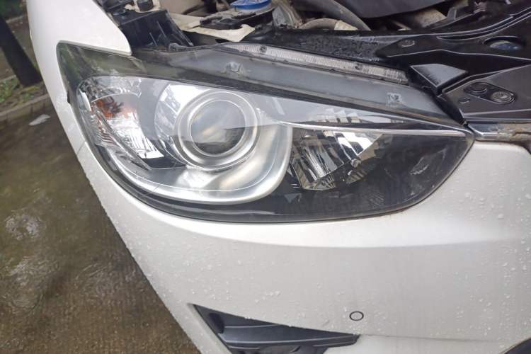Used Mazda CX-5 2015 2.0L Automatic 4x4 Luxury Edition Right Front Headlight