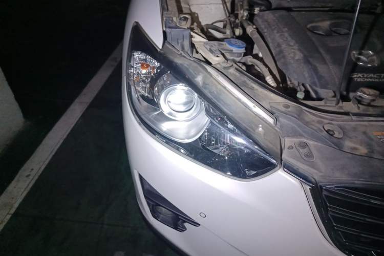 Used Mazda CX-5 2015 2.0L Automatic Two-Wheel Drive Urban Version Right Front Headlight