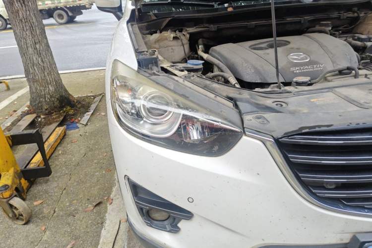 Used Mazda CX-5 2015 2.0L Automatic Two-Wheel Drive Urban Version Right Front Headlight