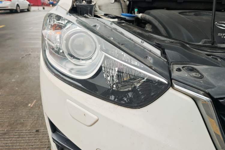 Used Mazda CX-5 2015 2.0L Automatic 4x4 Luxury Edition Right Front Headlight