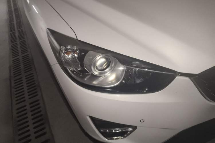 Used Mazda CX-5 2015 2.0L Automatic Two-Wheel Drive Urban Version Right Front Headlight