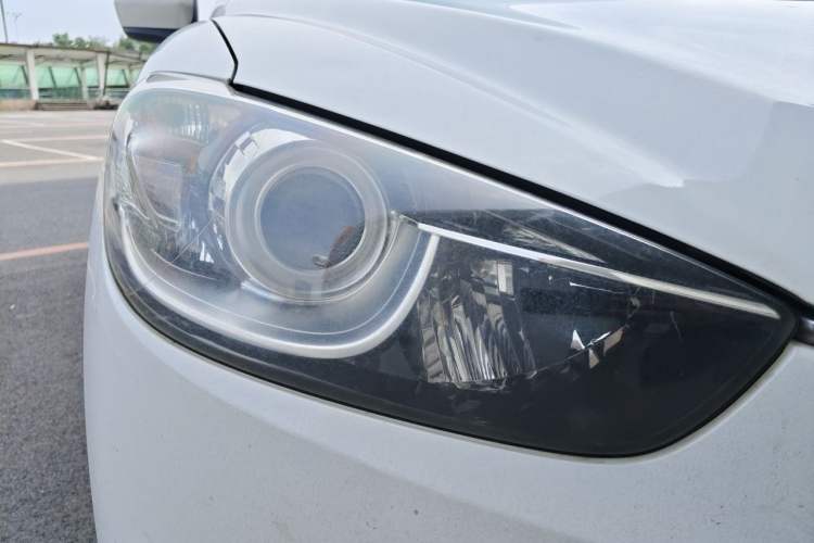 Used Mazda CX-5 2015 2.0L Manual Two-Wheel Drive Comfort Version Right Front Headlight