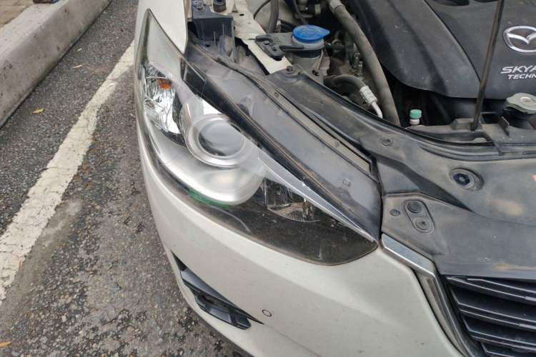 Used Mazda CX-5 2015 2.0L Automatic Two-Wheel Drive Urban Version Right Front Headlight