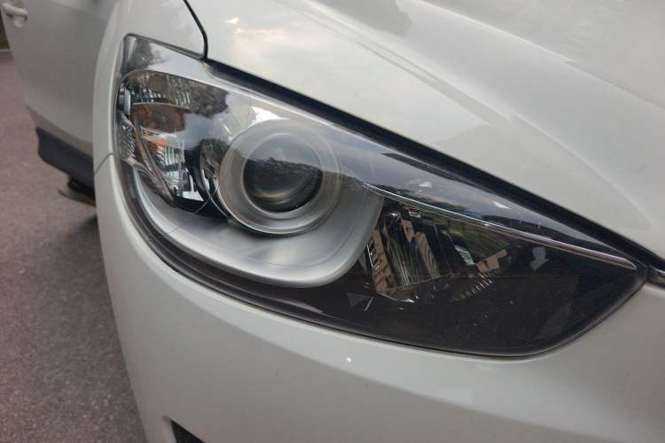 Used Mazda CX-5 2015 2.0L Automatic Two-Wheel Drive Urban Version Right Front Headlight