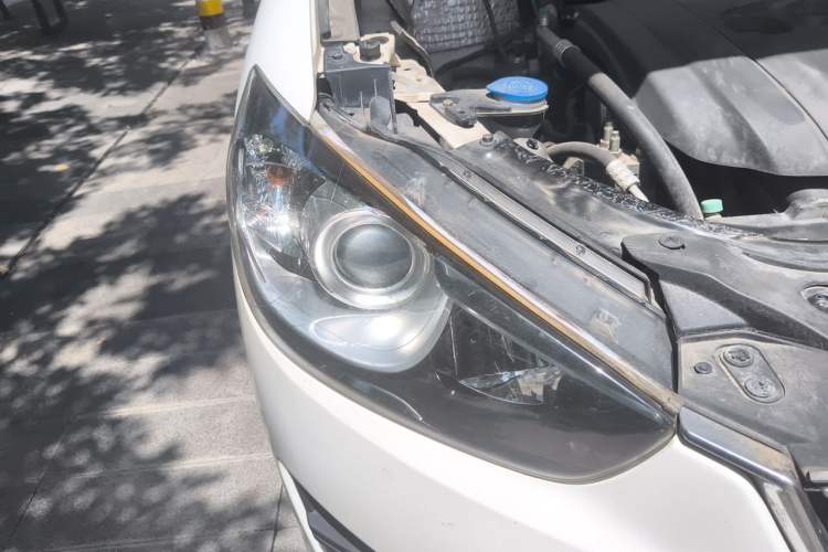 Used Mazda CX-5 2015 2.0L Automatic Two-Wheel Drive Urban Version Right Front Headlight