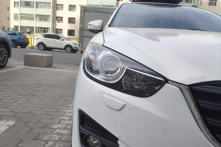 Used Mazda CX-5 2015 2.0L Automatic 4x4 Luxury Edition Right Front Headlight
