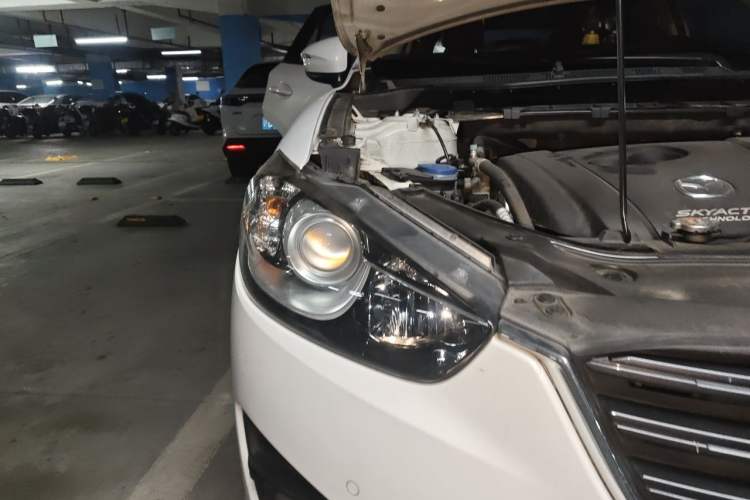 Used Mazda CX-5 2015 2.0L Automatic Two-Wheel Drive Urban Version Right Front Headlight