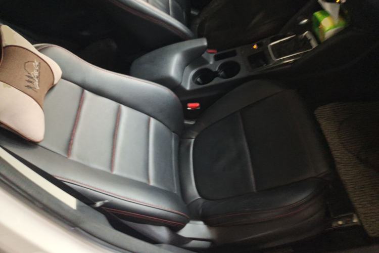 Used Mazda CX-5 2015 2.0L Automatic Two-Wheel Drive Urban Version Right Front Seat