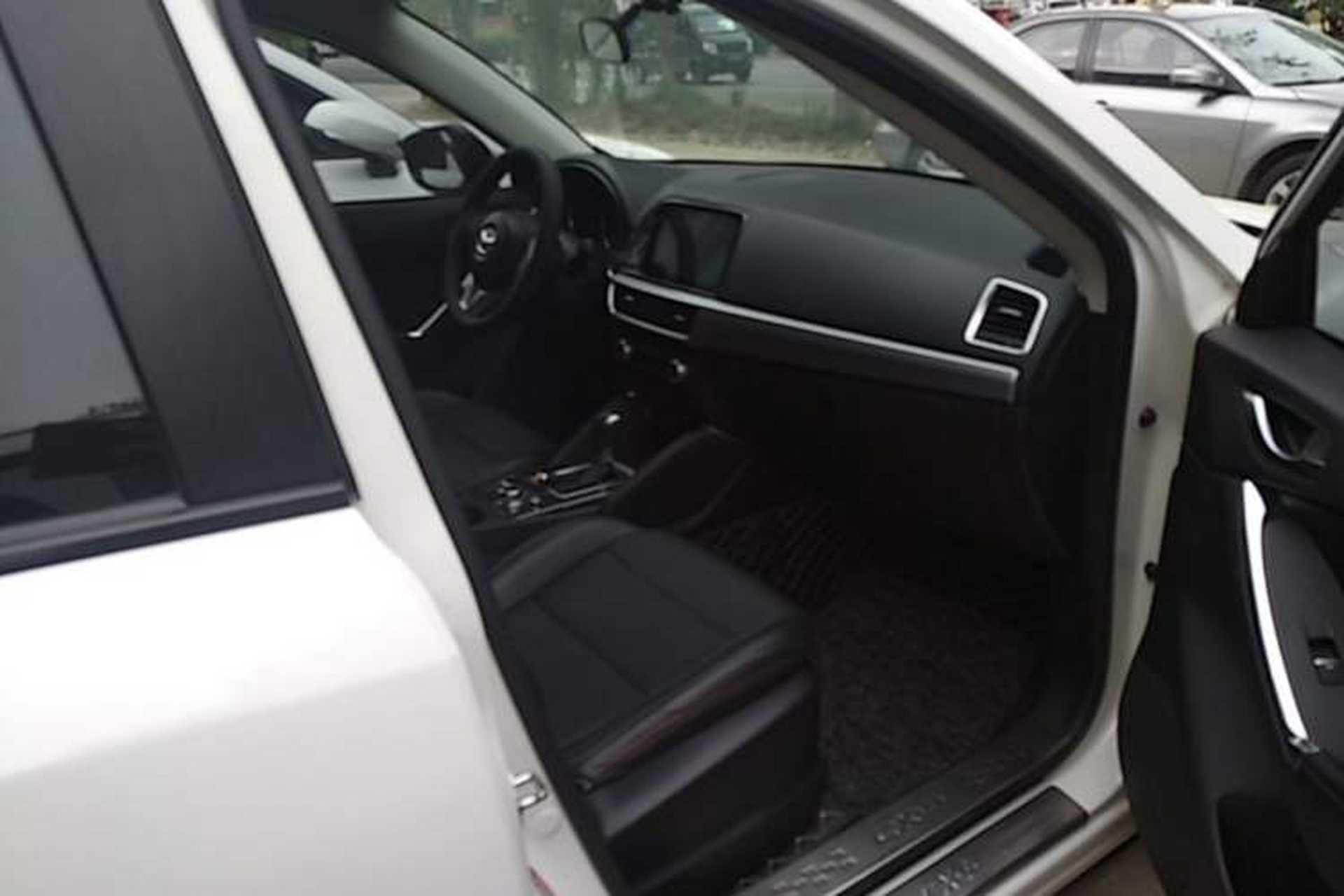 Used Mazda CX-5 2015 2.0L Automatic Two-Wheel Drive Urban Version Right Front Seat
