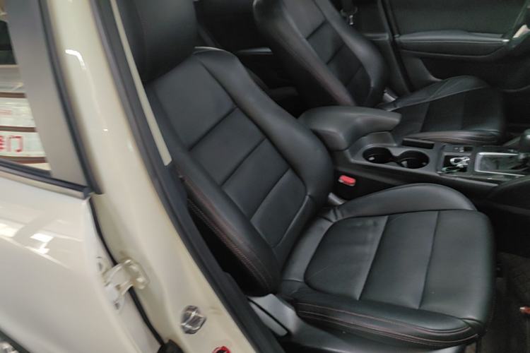 Used Mazda CX-5 2015 2.0L Automatic Two-Wheel Drive Urban Version Right Front Seat