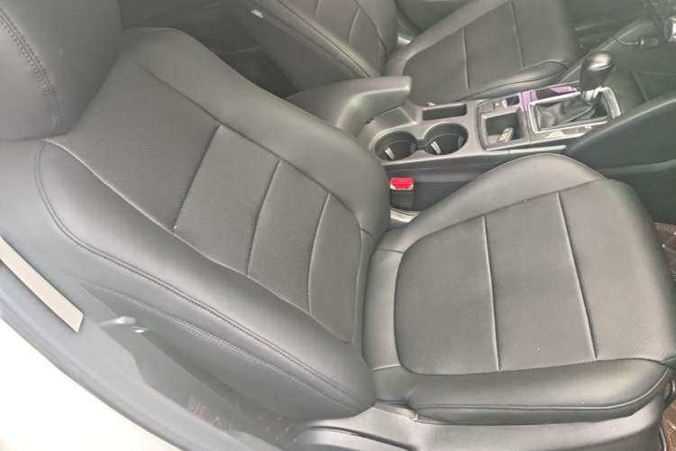 Used Mazda CX-5 2015 2.0L Automatic Two-Wheel Drive Urban Version Right Front Seat