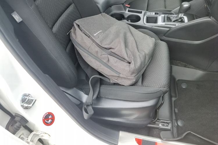 Used Mazda CX-5 2015 2.0L Automatic Two-Wheel Drive Urban Version Right Front Seat