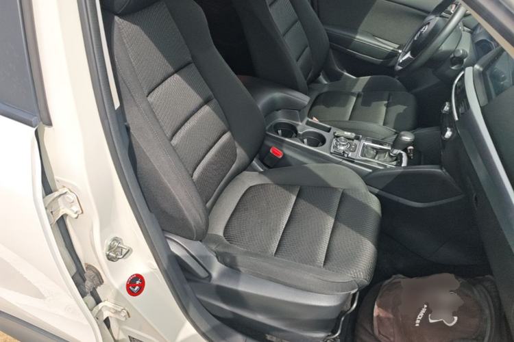Used Mazda CX-5 2015 2.0L Automatic Two-Wheel Drive Urban Version Right Front Seat