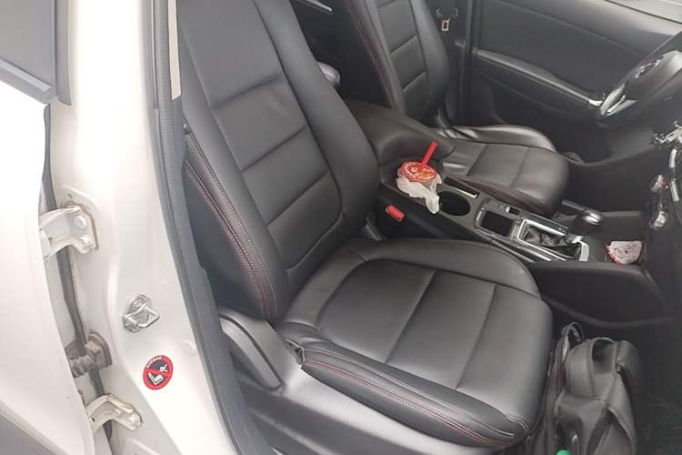 Used Mazda CX-5 2015 2.0L Automatic Two-Wheel Drive Urban Version Right Front Seat