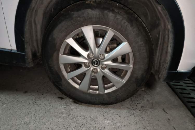 Used Mazda CX-5 2015 2.0L Automatic Two-Wheel Drive Urban Version Right Front Wheel Hub