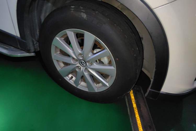 Used Mazda CX-5 2015 2.0L Automatic Two-Wheel Drive Urban Version Right Front Wheel Hub