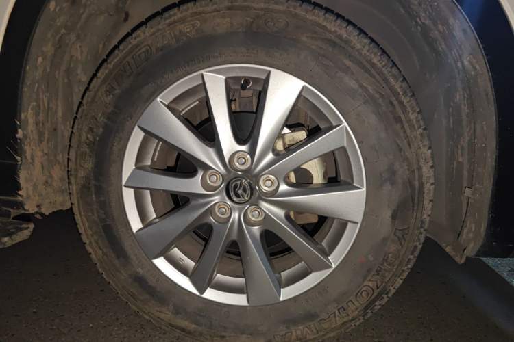 Used Mazda CX-5 2015 2.0L Manual Two-Wheel Drive Comfort Version Right Front Wheel Hub