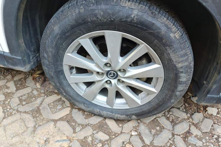 Used Mazda CX-5 2015 2.0L Automatic Two-Wheel Drive Urban Version Right Front Wheel Hub