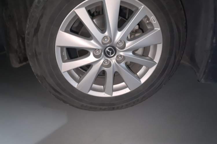 Used Mazda CX-5 2015 2.0L Automatic Two-Wheel Drive Urban Version Right Front Wheel Hub