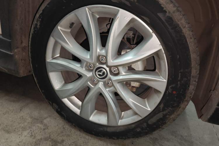 Used Mazda CX-5 2015 2.5L Automatic 4x4 Prestige Edition Right Front Wheel Hub