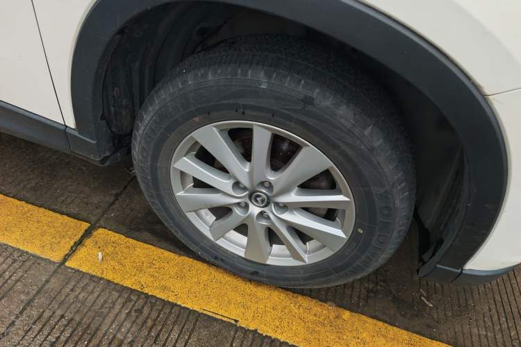 Used Mazda CX-5 2015 2.0L Automatic 4x4 Luxury Edition Right Front Wheel Hub