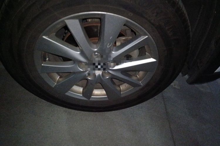 Used Mazda CX-5 2015 2.0L Automatic Two-Wheel Drive Urban Version Right Front Wheel Hub