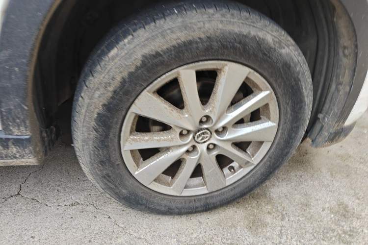 Used Mazda CX-5 2015 2.0L Automatic Two-Wheel Drive Urban Version Right Front Wheel Hub