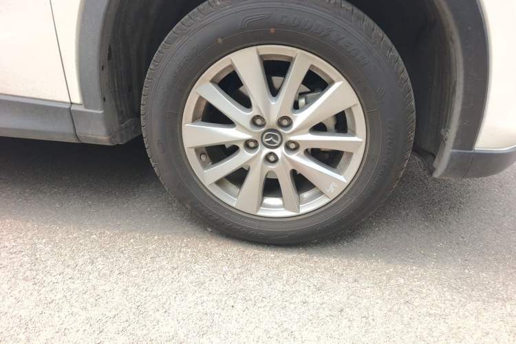 Used Mazda CX-5 2015 2.0L Automatic Two-Wheel Drive Urban Version Right Front Wheel Hub