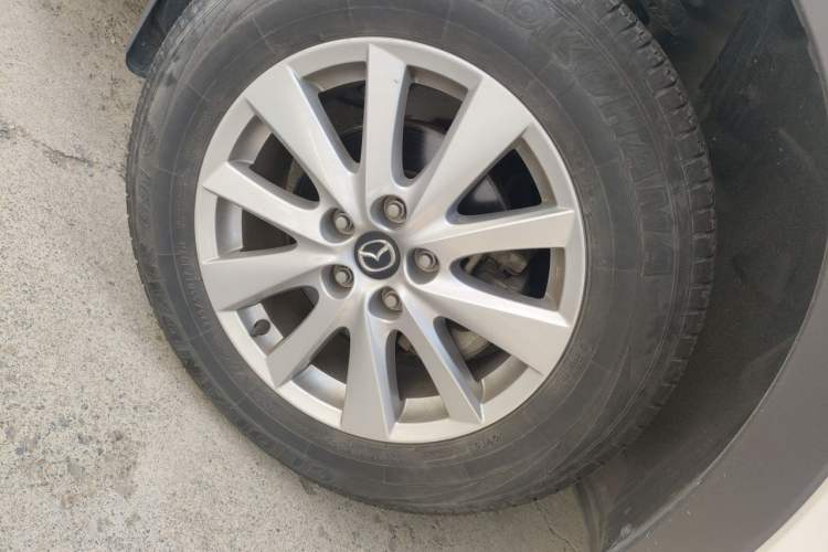 Used Mazda CX-5 2015 2.0L Automatic Two-Wheel Drive Urban Version Right Front Wheel Hub