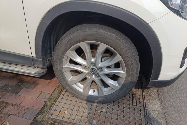 Used Mazda CX-5 2015 2.5L Automatic 4x4 Prestige Edition Right Front Wheel Hub