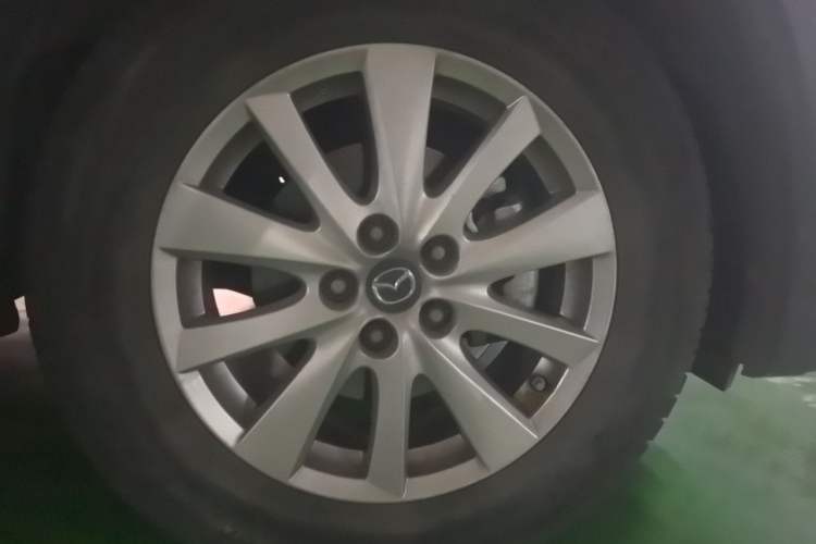Used Mazda CX-5 2015 2.0L Automatic Two-Wheel Drive Urban Version Right Front Wheel Hub