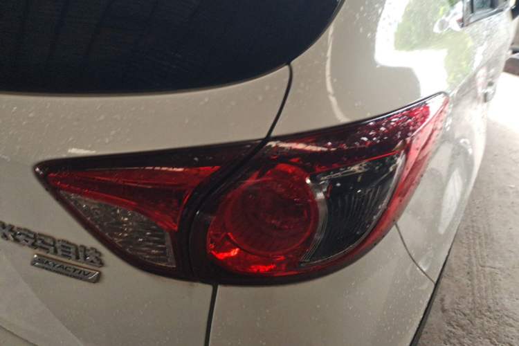 Used Mazda CX-5 2015 2.0L Automatic Two-Wheel Drive Urban Version Right Rear Taillight