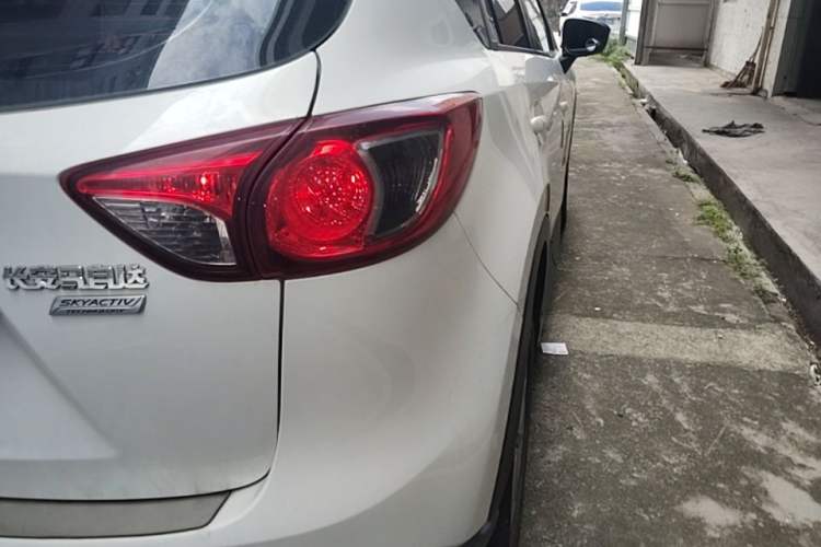 Used Mazda CX-5 2015 2.0L Automatic Two-Wheel Drive Urban Version Right Rear Taillight