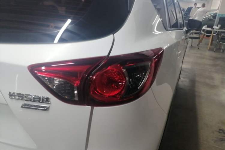 Used Mazda CX-5 2015 2.0L Automatic Two-Wheel Drive Urban Version Right Rear Taillight