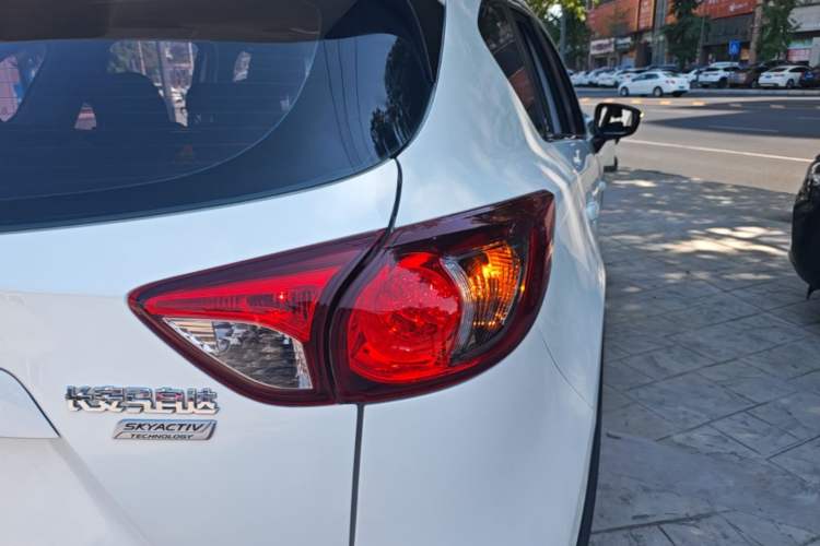 Used Mazda CX-5 2015 2.0L Automatic Two-Wheel Drive Urban Version Right Rear Taillight