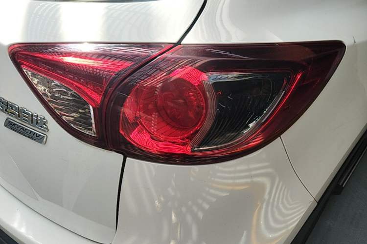Used Mazda CX-5 2015 2.0L Automatic Two-Wheel Drive Urban Version Right Rear Taillight