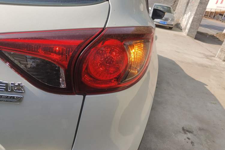 Used Mazda CX-5 2015 2.0L Automatic 2WD Comfort Edition Right Rear Taillight