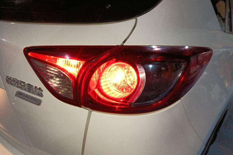 Used Mazda CX-5 2015 2.0L Automatic Two-Wheel Drive Urban Version Right Rear Taillight