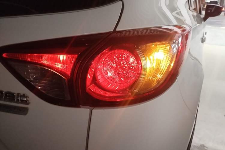 Used Mazda CX-5 2015 2.0L Automatic Two-Wheel Drive Urban Version Right Rear Taillight