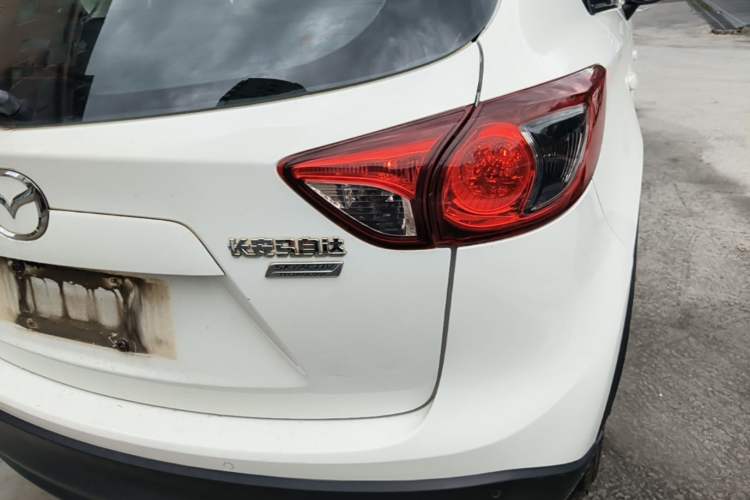 Used Mazda CX-5 2015 2.0L Manual Two-Wheel Drive Comfort Version Right Rear Taillight