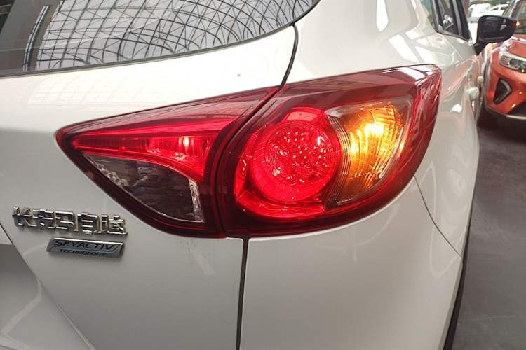 Used Mazda CX-5 2015 2.0L Automatic Two-Wheel Drive Urban Version Right Rear Taillight