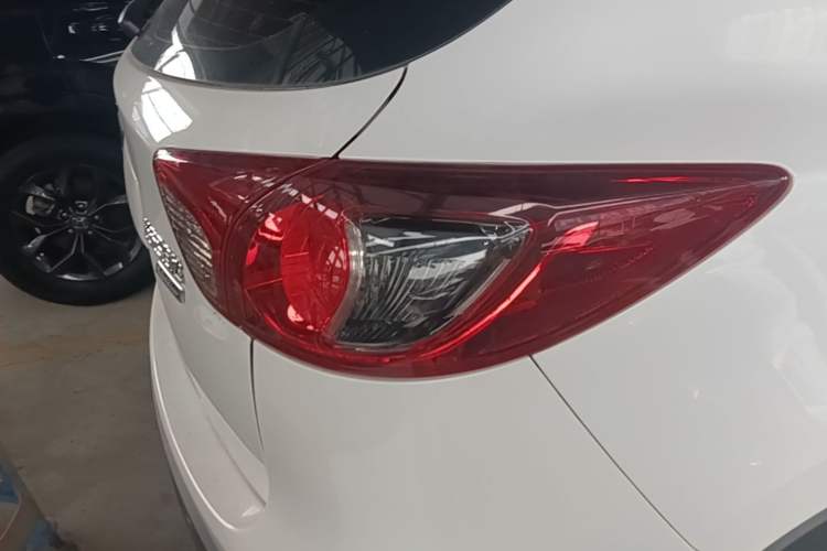 Used Mazda CX-5 2015 2.0L Automatic Two-Wheel Drive Urban Version Right Rear Taillight