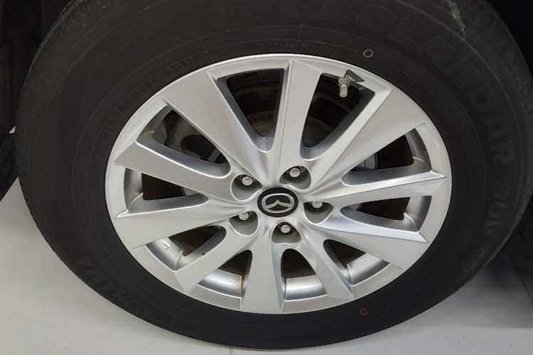 Used Mazda CX-5 2015 2.0L Automatic Two-Wheel Drive Urban Version Right Rear Wheel Hub